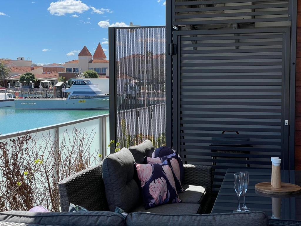 Mariner'S Cove ~ Luxe Waterfront Apartment Mindarie Esterno foto
