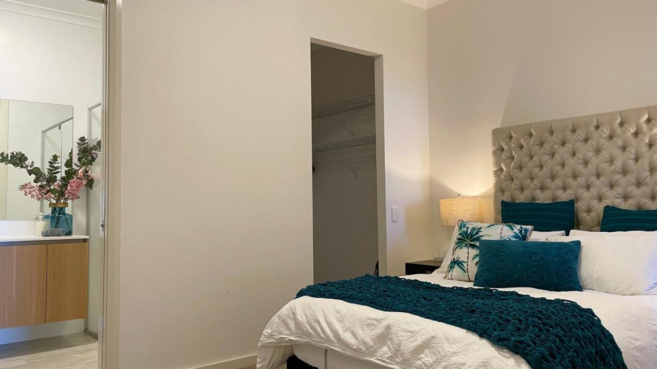 Mariner'S Cove ~ Luxe Waterfront Apartment Mindarie Esterno foto