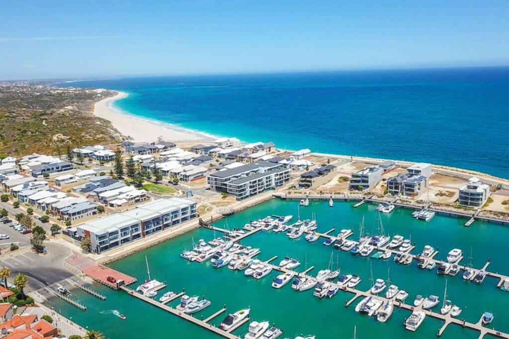 Mariner'S Cove ~ Luxe Waterfront Apartment Mindarie Esterno foto